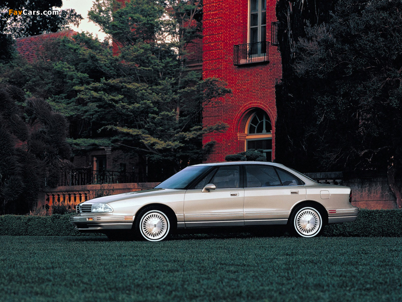 Oldsmobile Regency 1997–98 photos (800 x 600)
