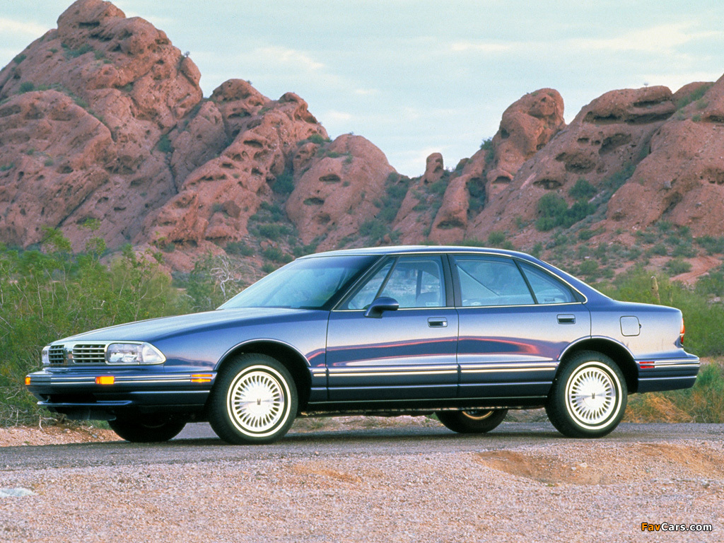 Oldsmobile Regency 1997–98 wallpapers (1024 x 768)