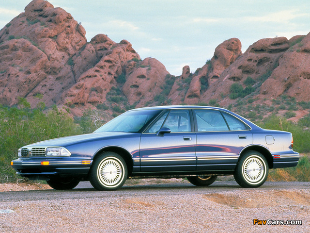 Oldsmobile Regency 1997–98 wallpapers (640 x 480)
