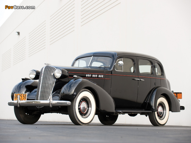 Pictures of Oldsmobile Six Touring Sedan 1936 (640 x 480)