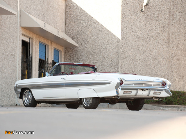 Oldsmobile Starfire Convertible (3667) 1961 pictures (640 x 480)