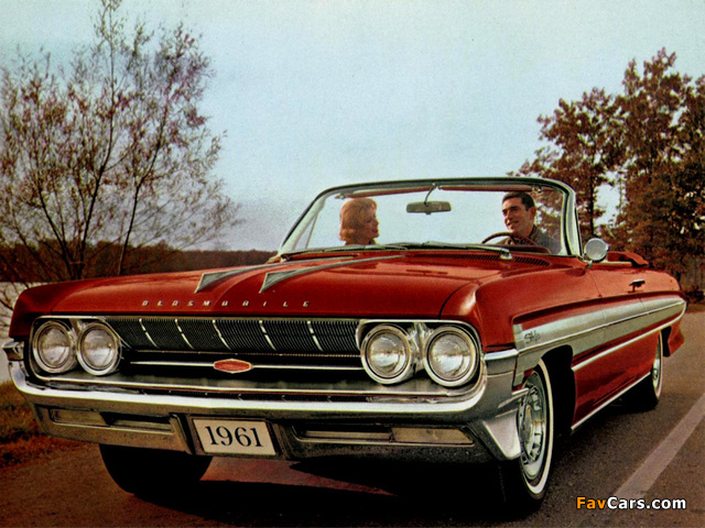 Photos of Oldsmobile Starfire Convertible 1961 (640 x 480)
