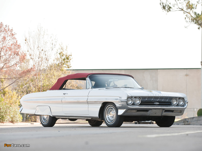 Oldsmobile Starfire Convertible (3667) 1961 wallpapers (800 x 600)