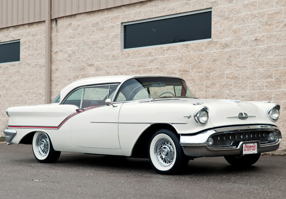 Oldsmobile Super 88 Holiday Coupe (3637SD) 1957 photos
