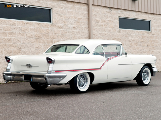 Pictures of Oldsmobile Super 88 Holiday Coupe (3637SD) 1957 (640 x 480)