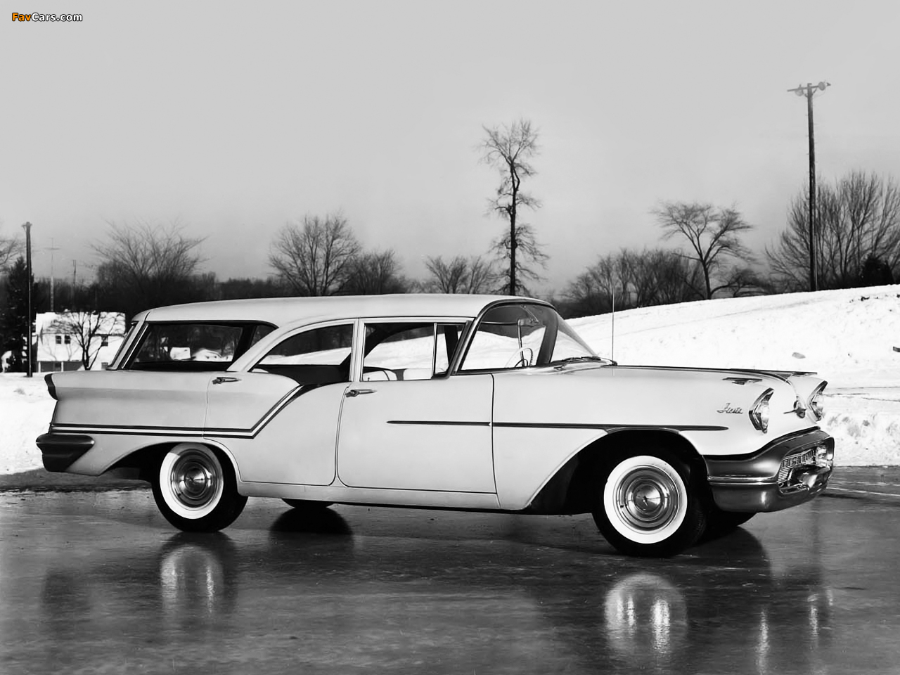 Oldsmobile Super 88 Fiesta Station Wagon 1957 wallpapers (1280 x 960)