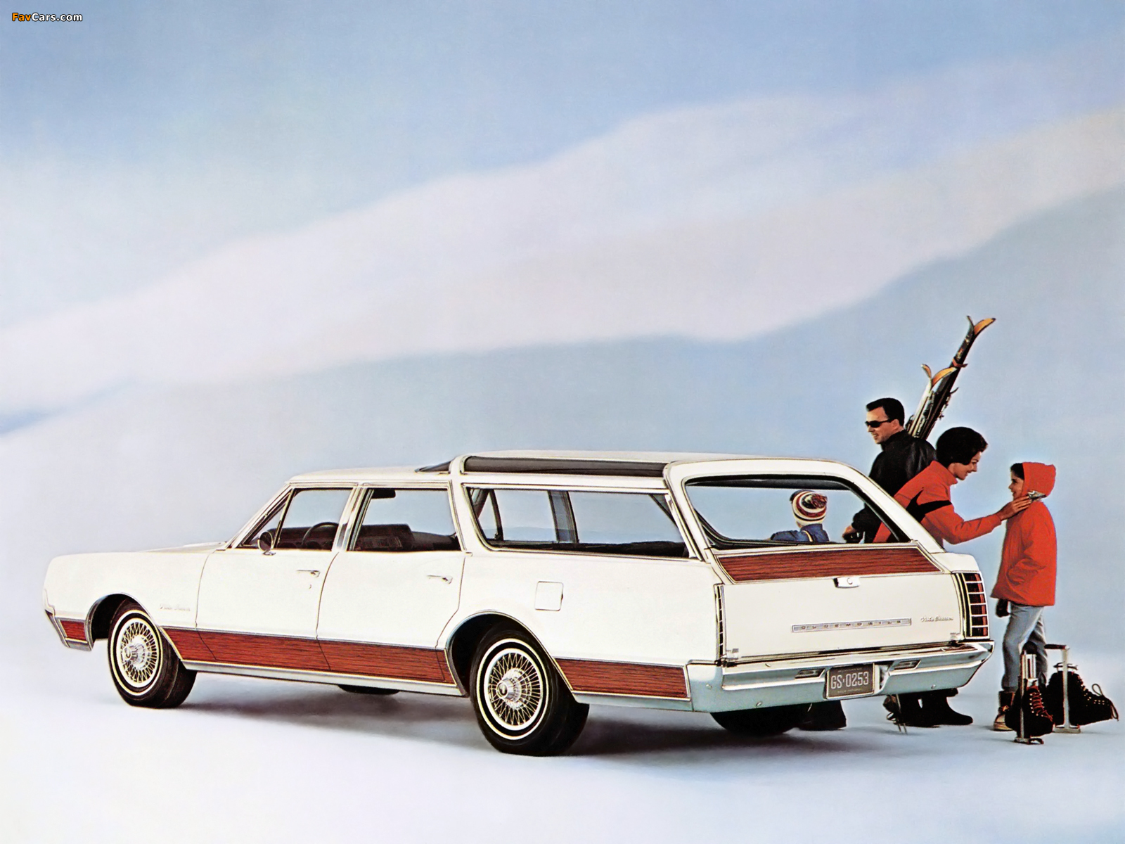 Oldsmobile Vista Cruiser Custom (3865) 1967 wallpapers (1600 x 1200)