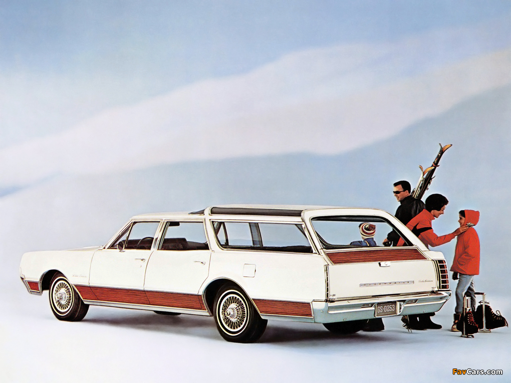 Oldsmobile Vista Cruiser Custom (3865) 1967 wallpapers (1024 x 768)