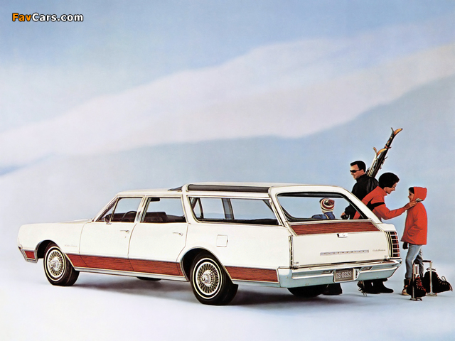 Oldsmobile Vista Cruiser Custom (3865) 1967 wallpapers (640 x 480)