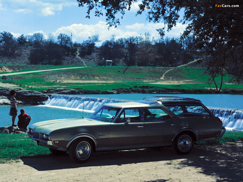 Oldsmobile Vista Cruiser Custom 1968 pictures (1024 x 768)