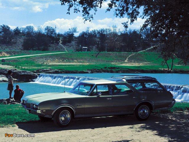Oldsmobile Vista Cruiser Custom 1968 pictures (640 x 480)