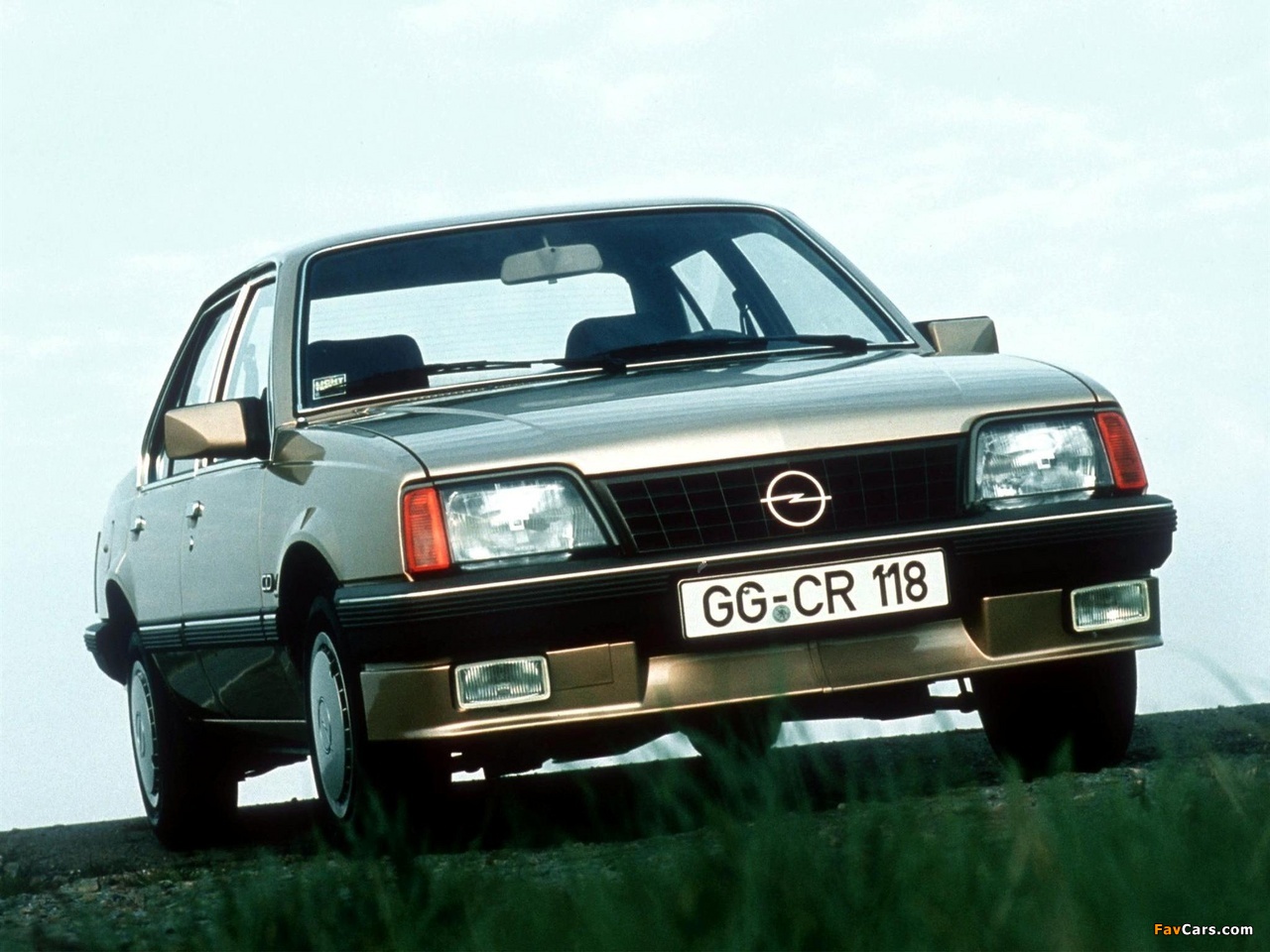 Opel Ascona CD (C1) 1983–84 photos (1280 x 960)