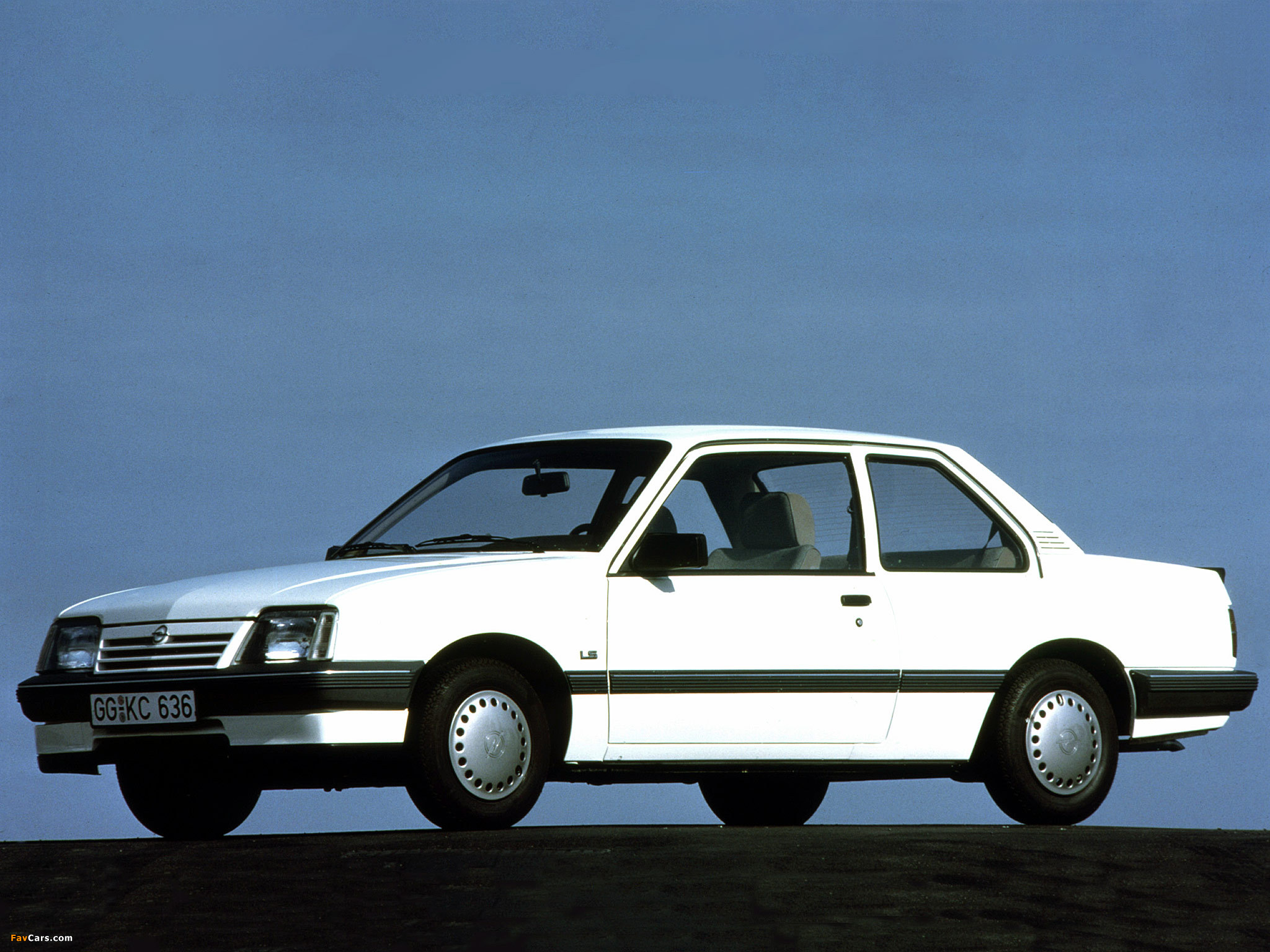 Opel Ascona 2-door (C3) 1986–88 photos (2048 x 1536)