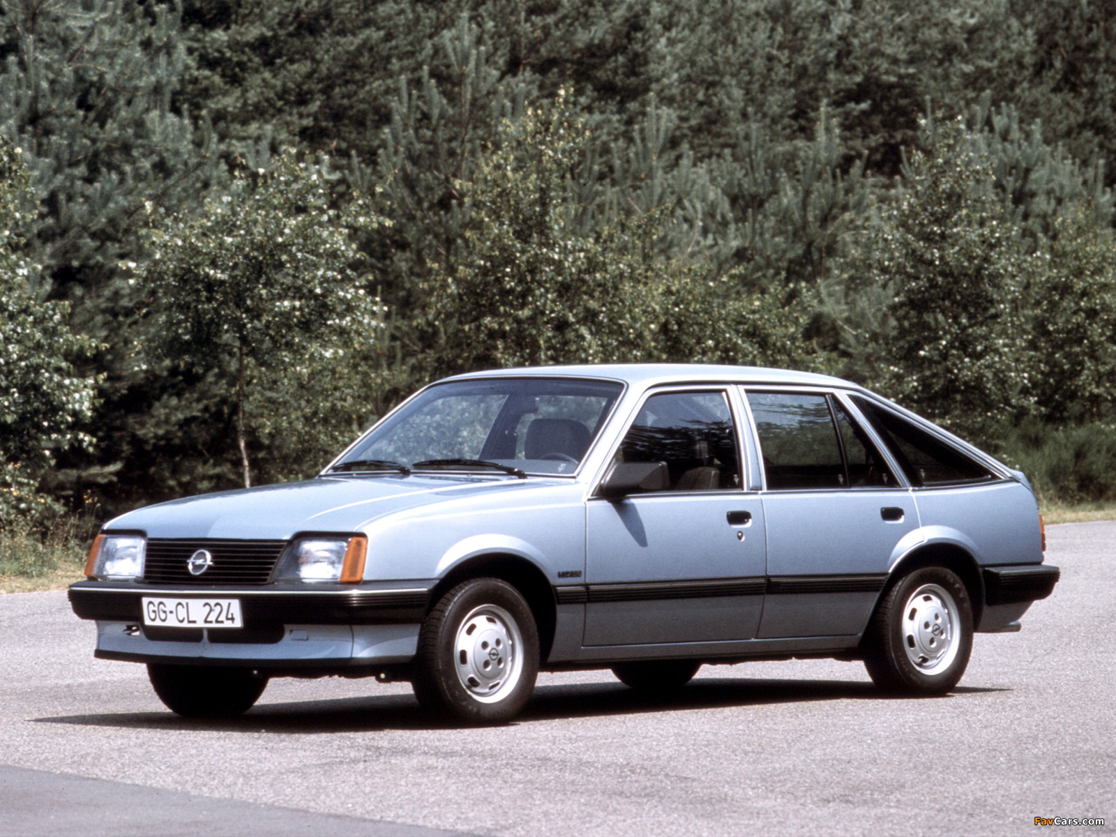 Photos of Opel Ascona CC (C1) 1981–84 (1600 x 1200)