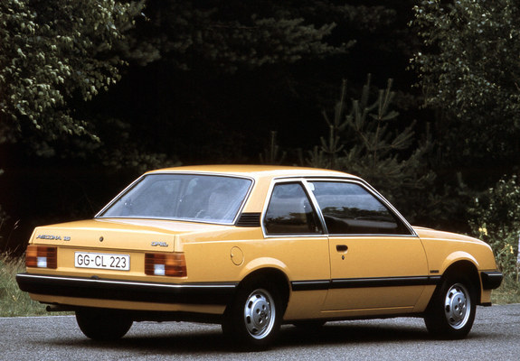 Photos of Opel Ascona 2-door (C1) 1981–84