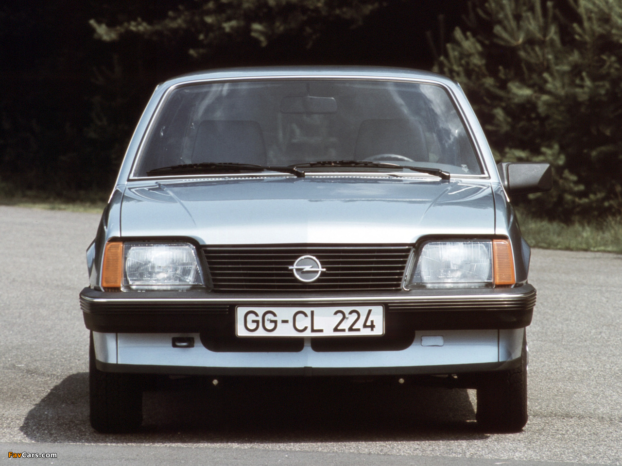 Photos of Opel Ascona CC (C1) 1981–84 (1280 x 960)