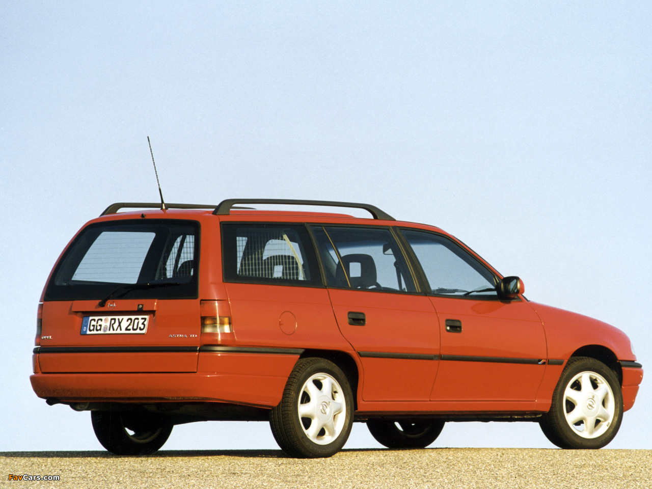 Images of Opel Astra Caravan (F) 1994–98 (1280 x 960)