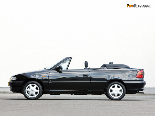Images of Opel Astra Cabrio (F) 1994–99 (640 x 480)