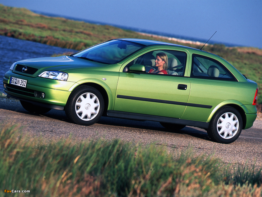 Images of Opel Astra 3-door (G) 1998–2004 (1024 x 768)