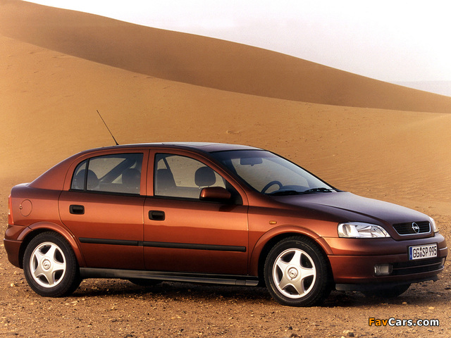 Images of Opel Astra 5-door (G) 1998–2004 (640 x 480)