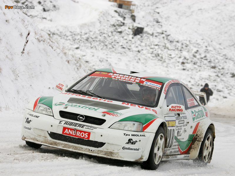 Images of Opel Astra Coupe Trophée Andros 2004–05 (800 x 600)