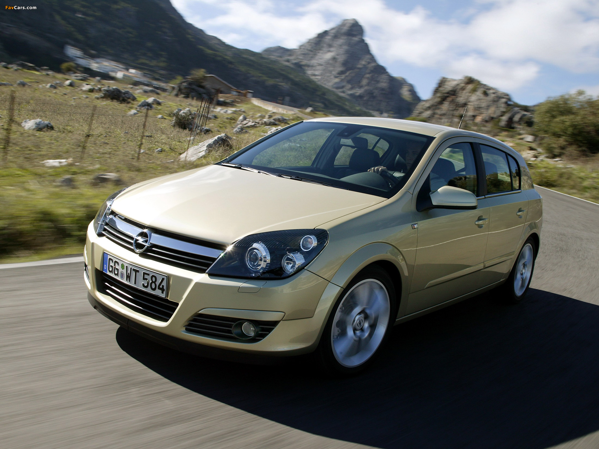 Images of Opel Astra Hatchback (H) 2004–07 (1920 x 1440)