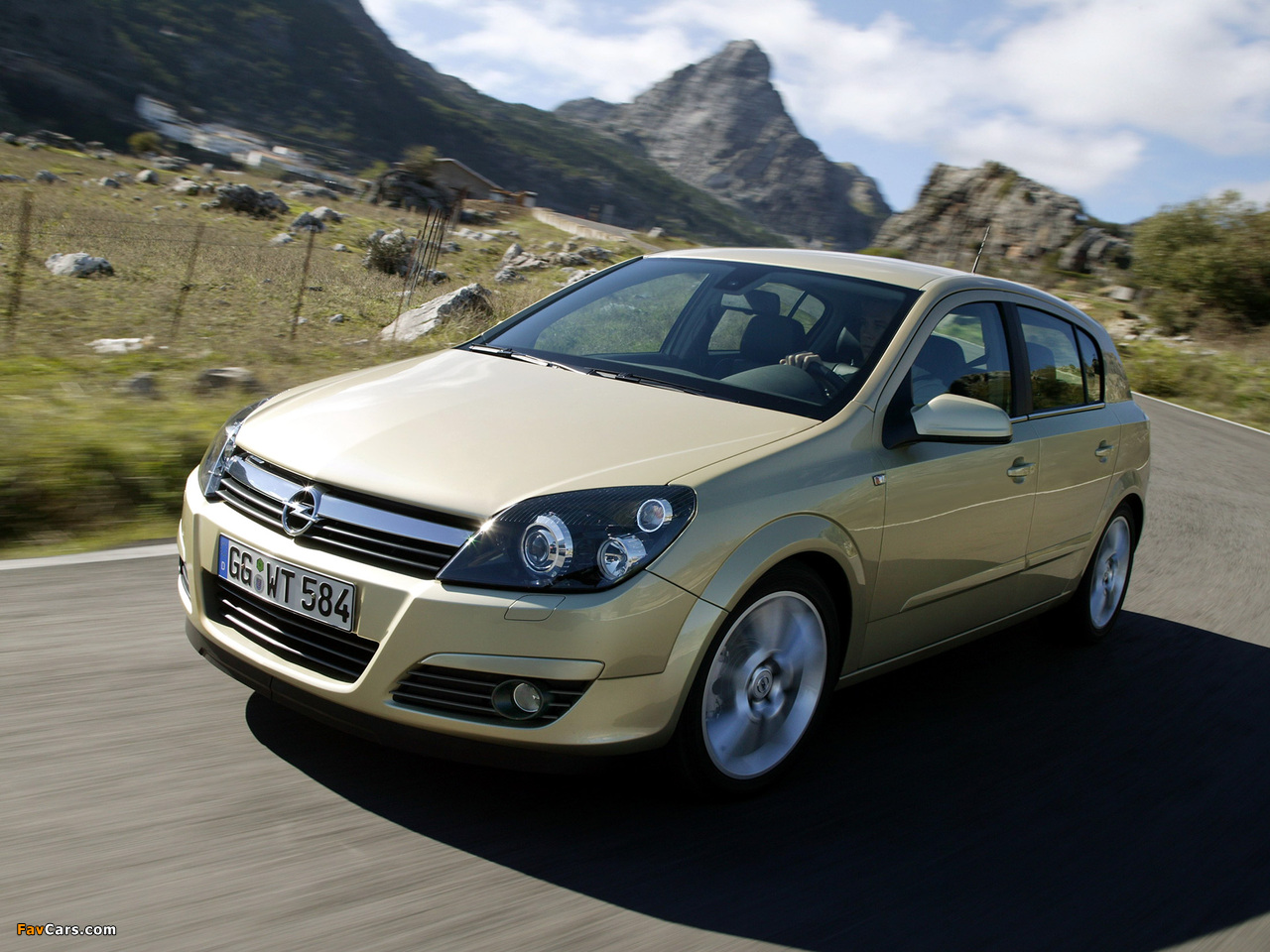 Images of Opel Astra Hatchback (H) 2004–07 (1280 x 960)