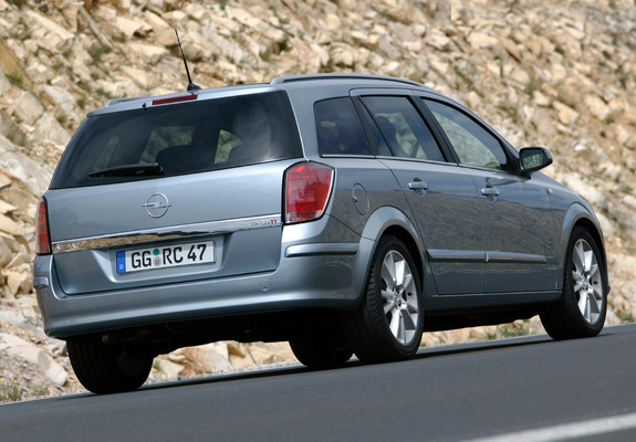 Images of Opel Astra Caravan (H) 2004–07