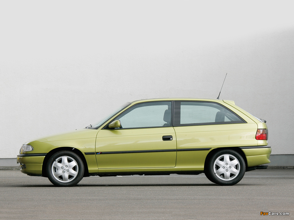 Opel Astra 3-door (F) 1994–98 images (1024 x 768)