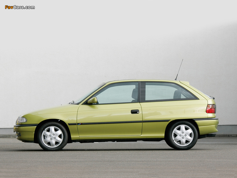 Opel Astra 3-door (F) 1994–98 images (800 x 600)