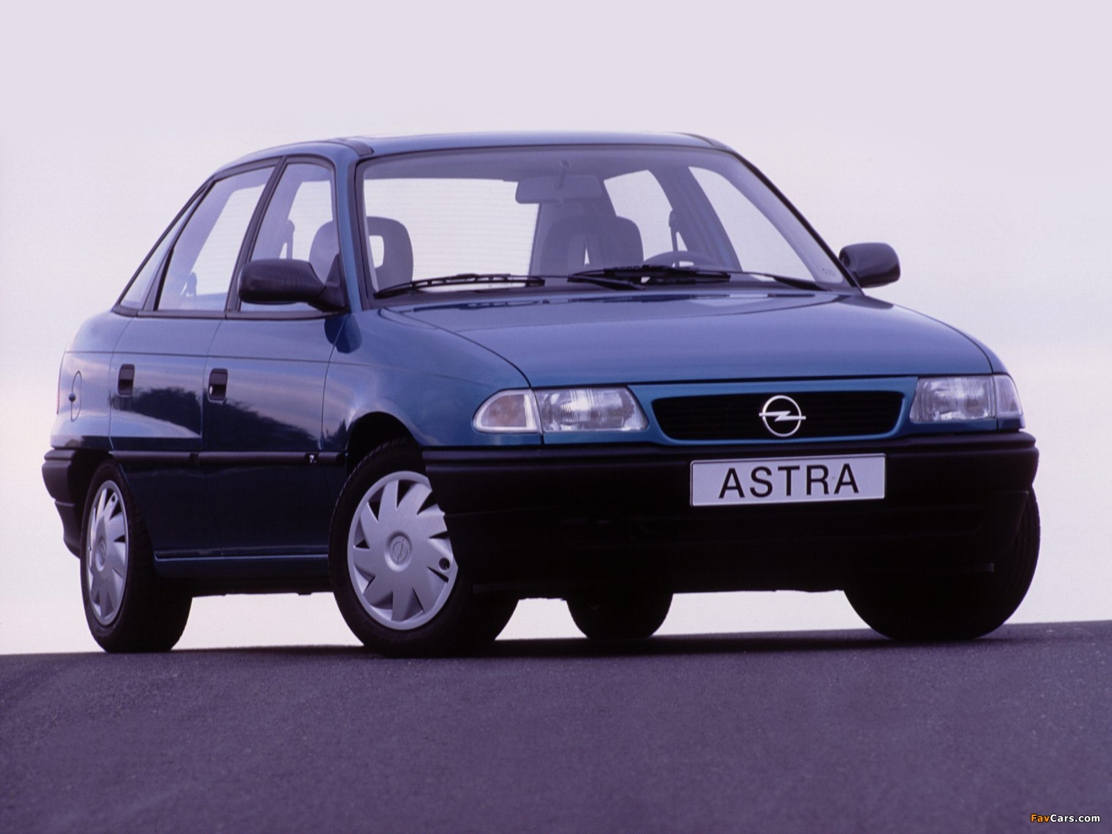 Opel Astra Sedan (F) 1994–98 photos (1600 x 1200)