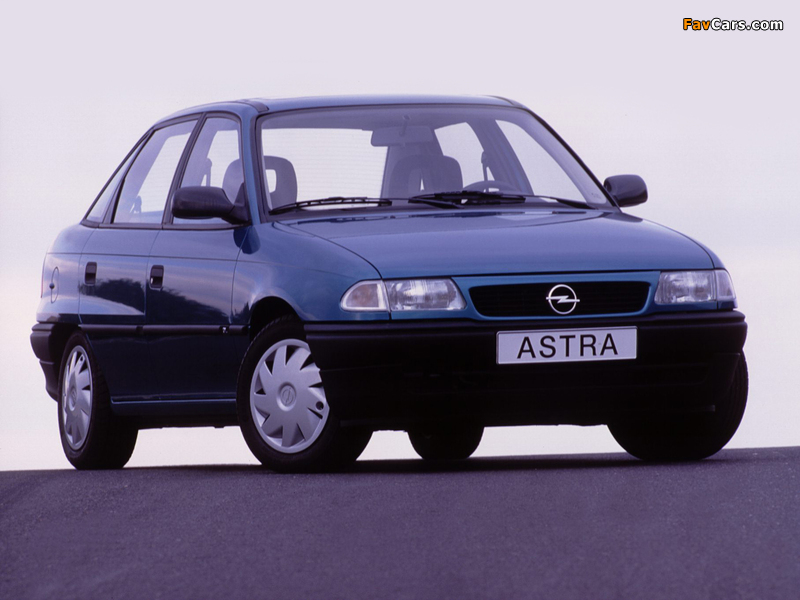Opel Astra Sedan (F) 1994–98 photos (800 x 600)