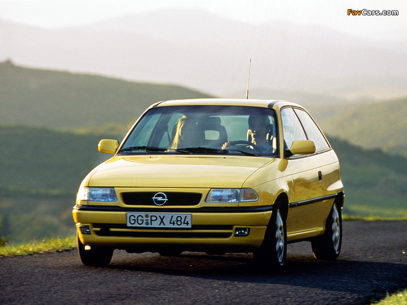 Opel Astra 3-door (F) 1994–98 pictures (800 x 600)