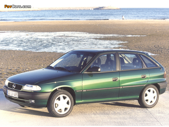 Opel Astra 5-door (F) 1994–98 pictures (640 x 480)
