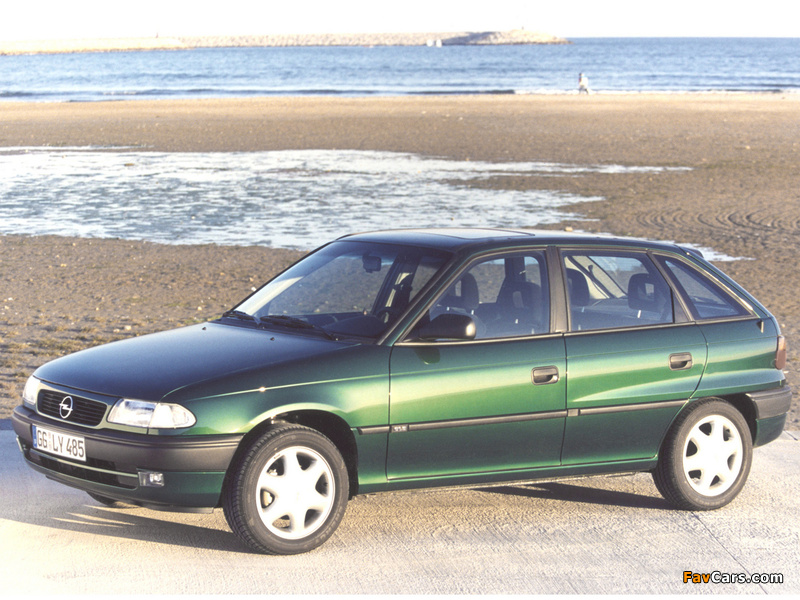 Opel Astra 5-door (F) 1994–98 pictures (800 x 600)