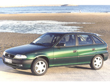 Opel Astra 5-door (F) 1994–98 pictures