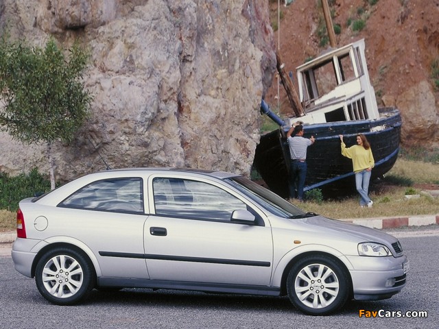 Opel Astra 3-door (G) 1998–2004 pictures (640 x 480)