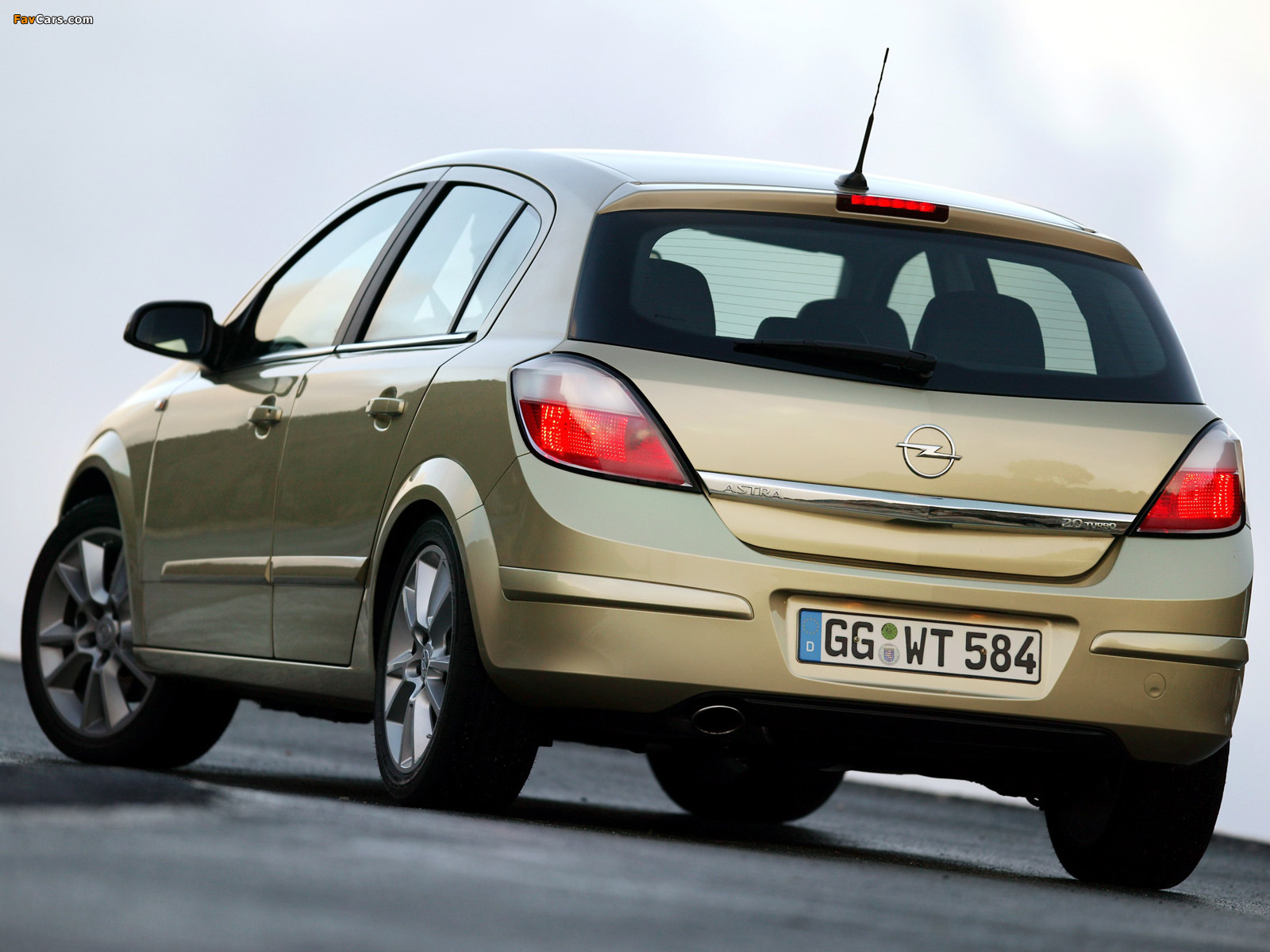 Opel Astra Hatchback (H) 2004–07 wallpapers (1600 x 1200)