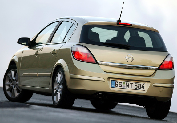 Opel Astra Hatchback (H) 2004–07 wallpapers