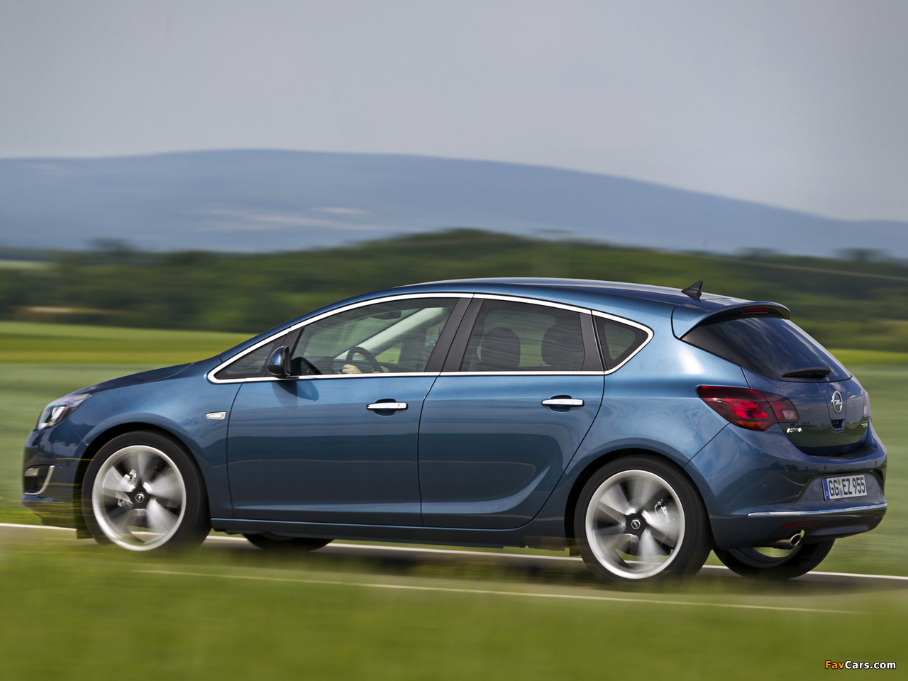 Opel Astra (J) 2012 wallpapers (1280 x 960)