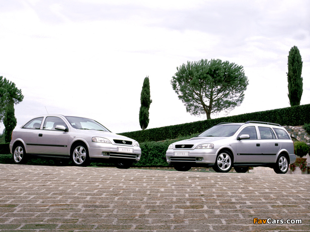 Opel Astra pictures (640 x 480)