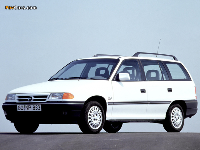Photos of Opel Astra Caravan (F) 1991–94 (640 x 480)