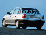 Photos of Opel Astra Sedan (F) 1991–94