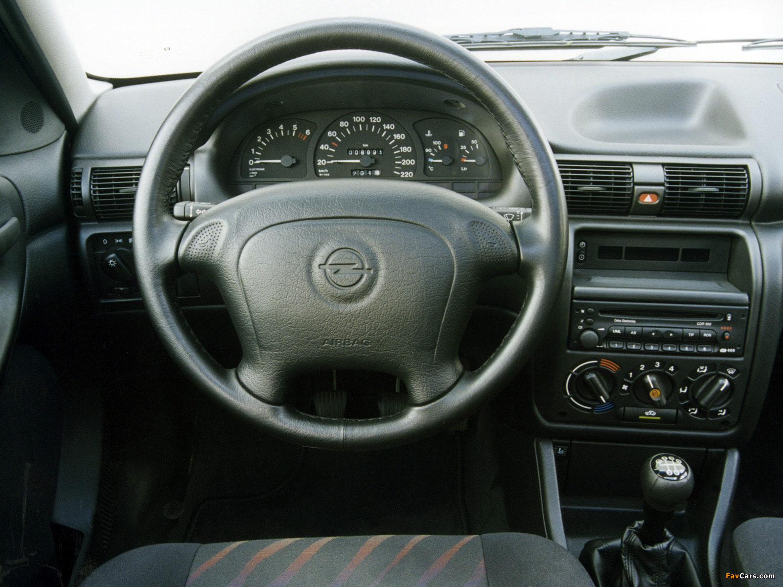 Photos of Opel Astra 3-door (F) 1994–98 (1600 x 1200)