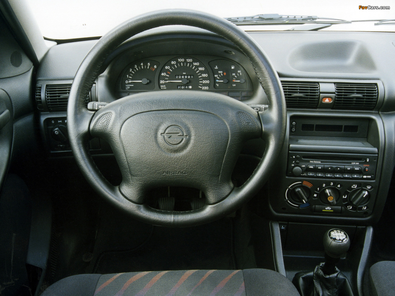 Photos of Opel Astra 3-door (F) 1994–98 (1280 x 960)