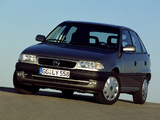 Photos of Opel Astra 5-door (F) 1994–98