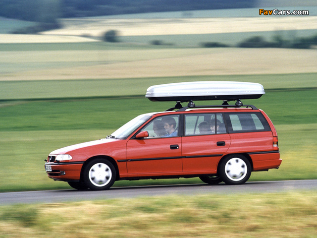 Photos of Opel Astra Caravan (F) 1994–98 (640 x 480)