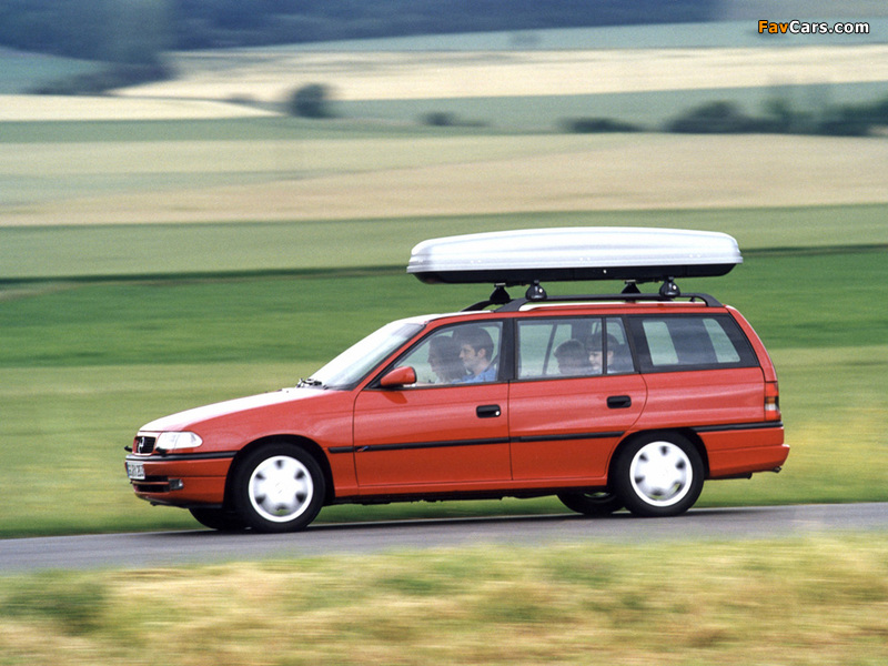 Photos of Opel Astra Caravan (F) 1994–98 (800 x 600)