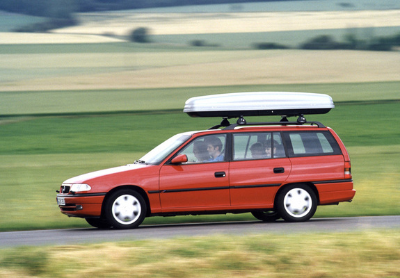 Photos of Opel Astra Caravan (F) 1994–98