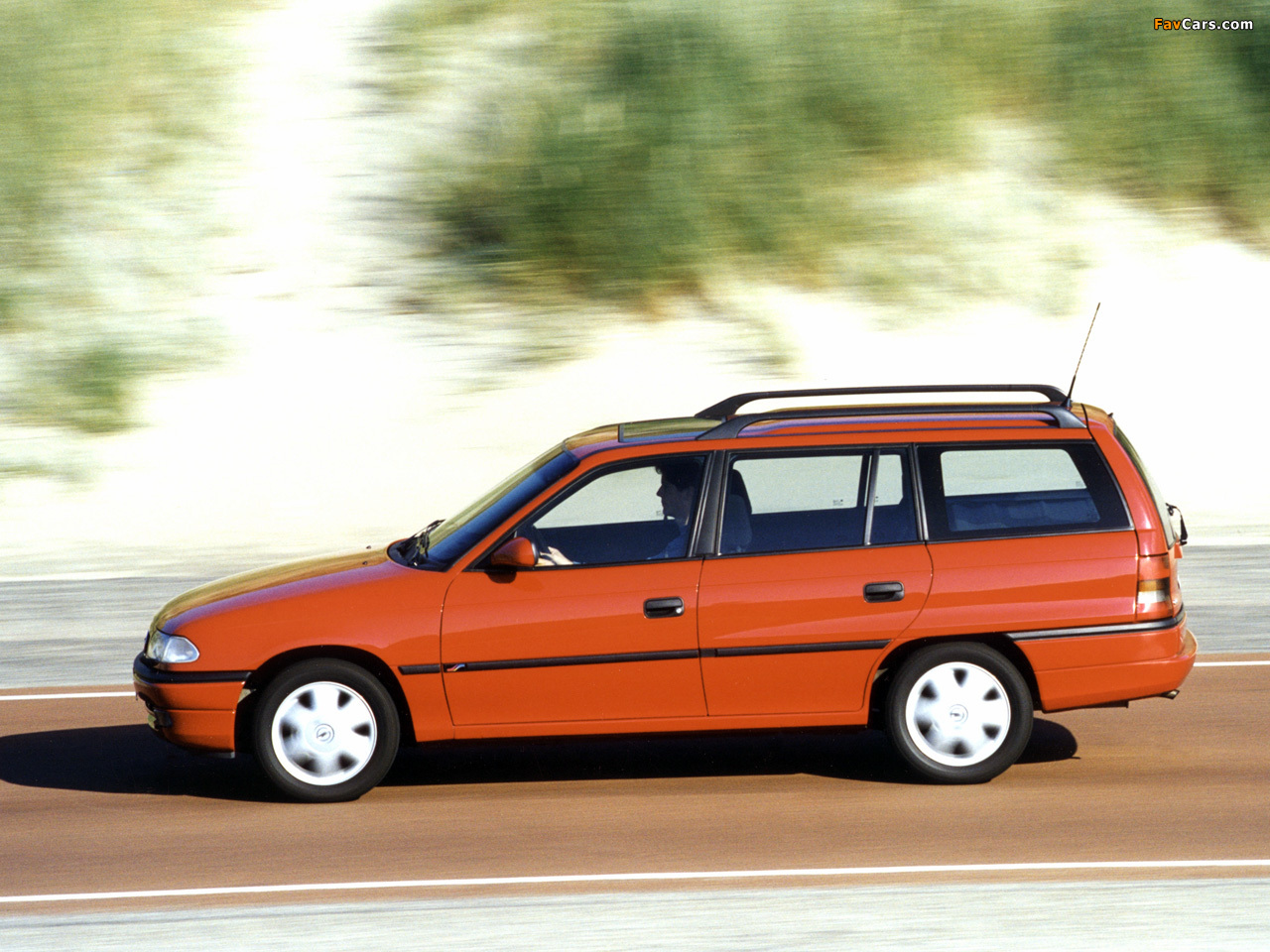 Photos of Opel Astra Caravan (F) 1994–98 (1280 x 960)